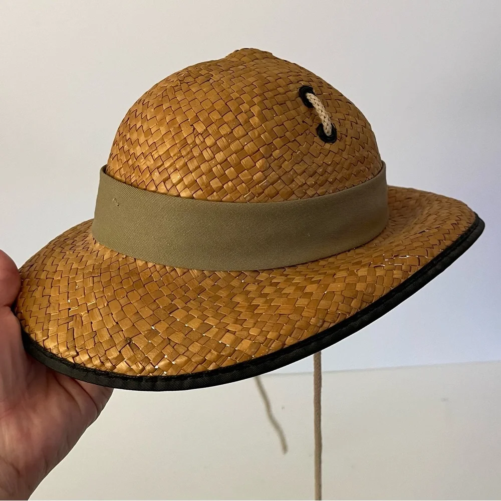 Walt Disney World Vintage Children’s Straw Hat With Ties